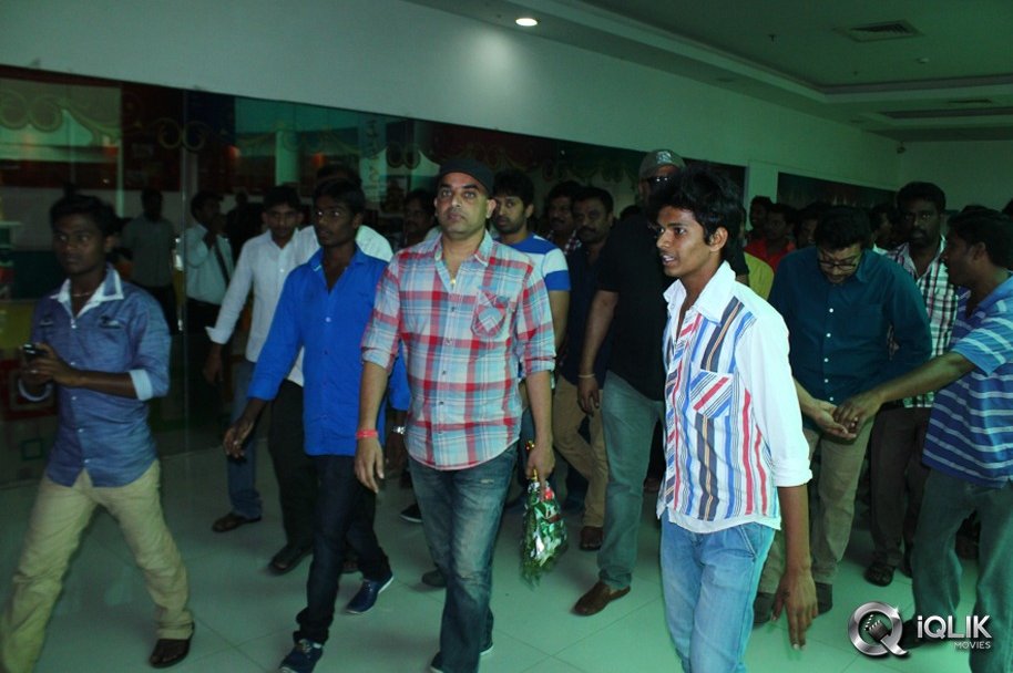 Yevadu-Movie-Success-Tour